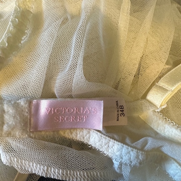 Victoria's Secret Cream Semi Sheer Padded Cup Open Front Lace Trim Cami Top 34B - Picture 16 of 16